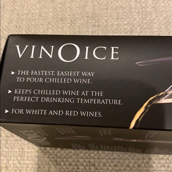 Vinoce Wine Pourer w Gravity Lid & Chill Rod - Picture 3 of 4